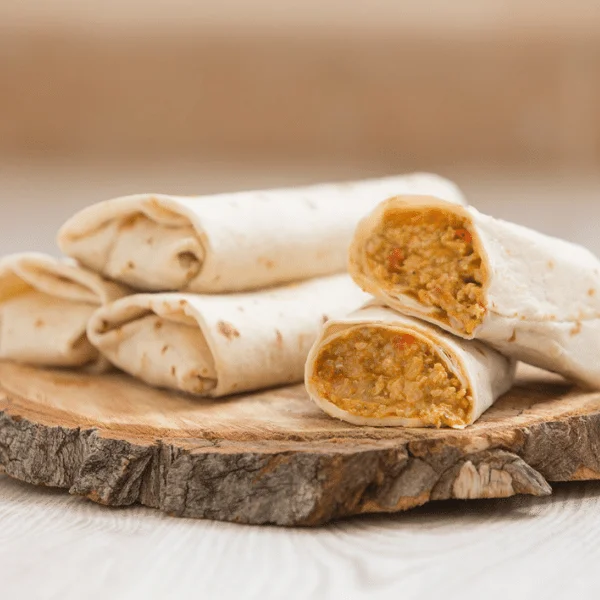 burritos de pollo con salsa guacamole de canela en rama