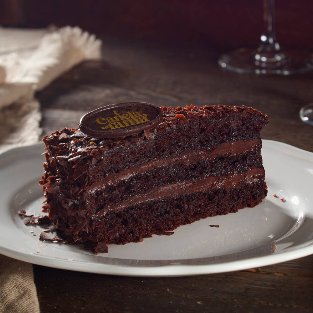 tarta muerte por chocolate de canela en rama